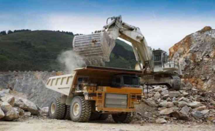 Villagers mull demo against diamond miners