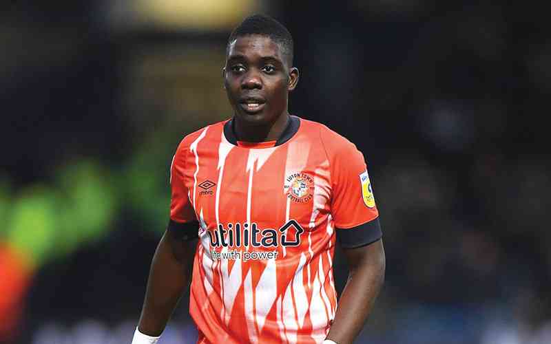 Luton Town contrata atacante nigeriano - esportes completos