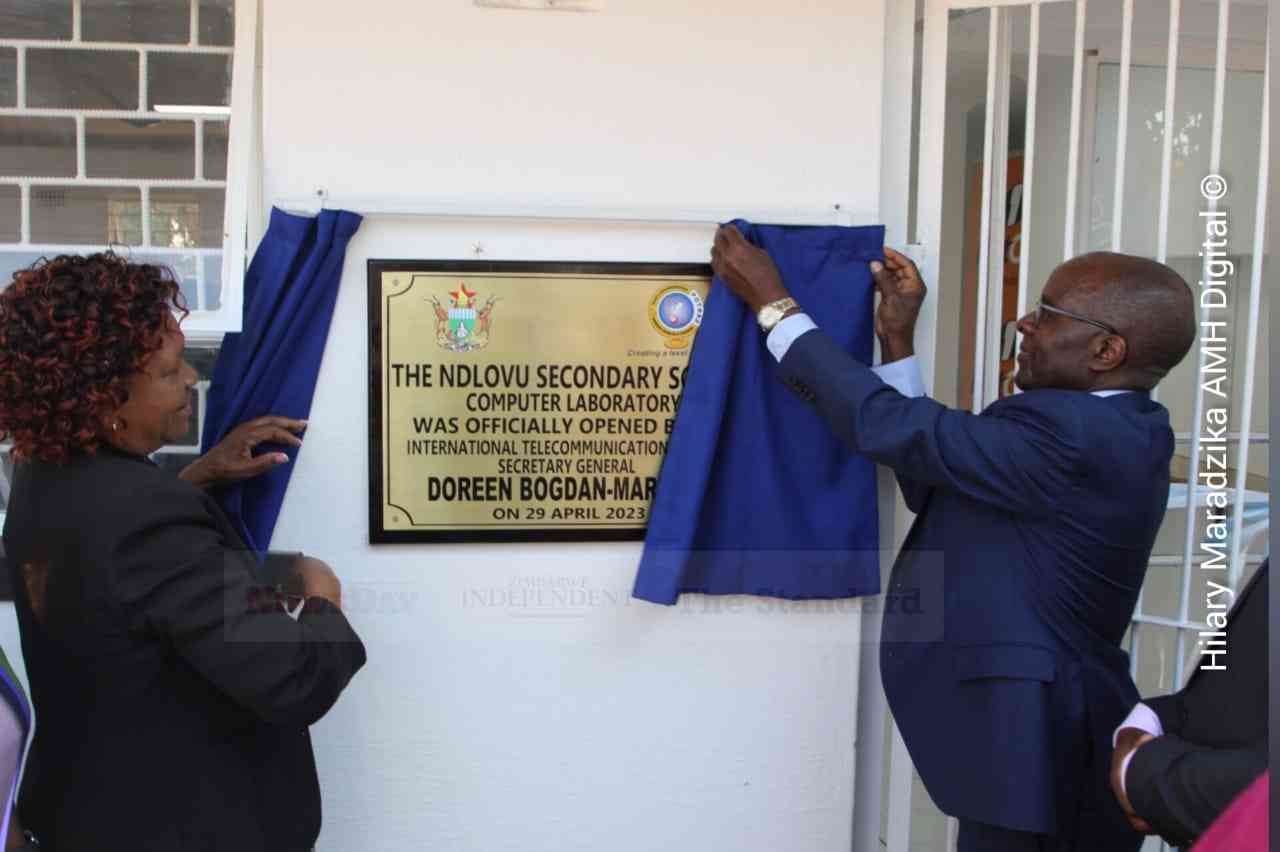 Official opening of a school computer lab at Ndlovu Secondary School