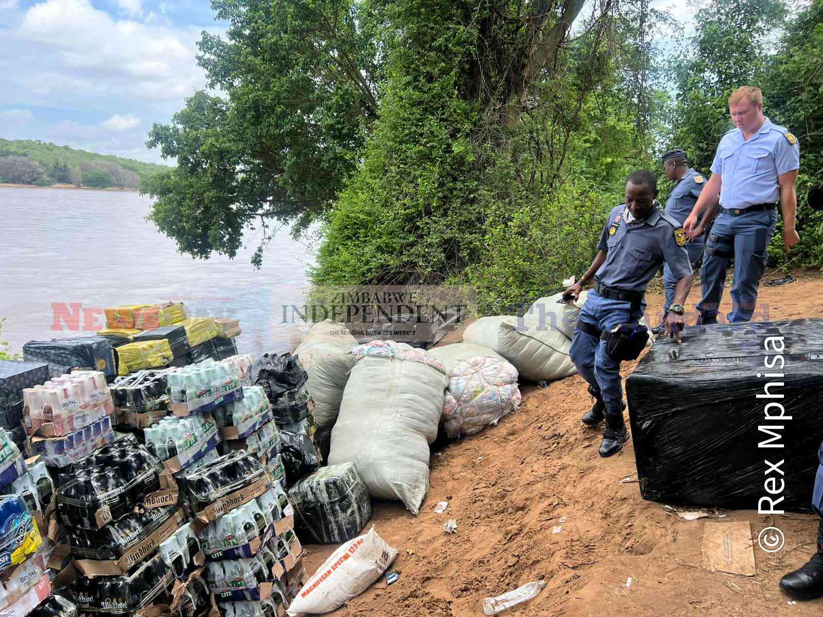 SA police seize R500 000 Zim-bound smuggled goods