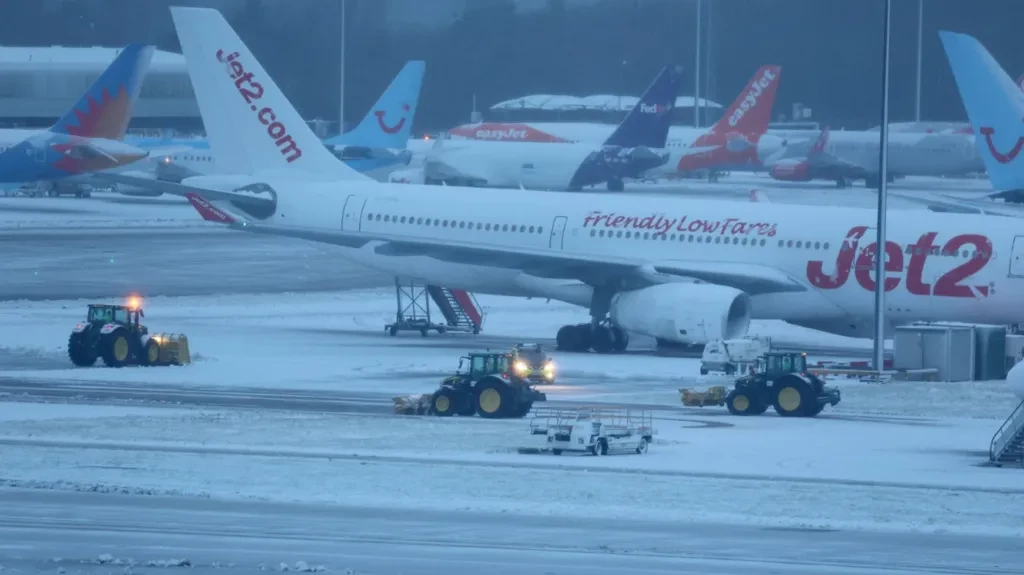 Flights diverted and cancelled as snow hits UK airports