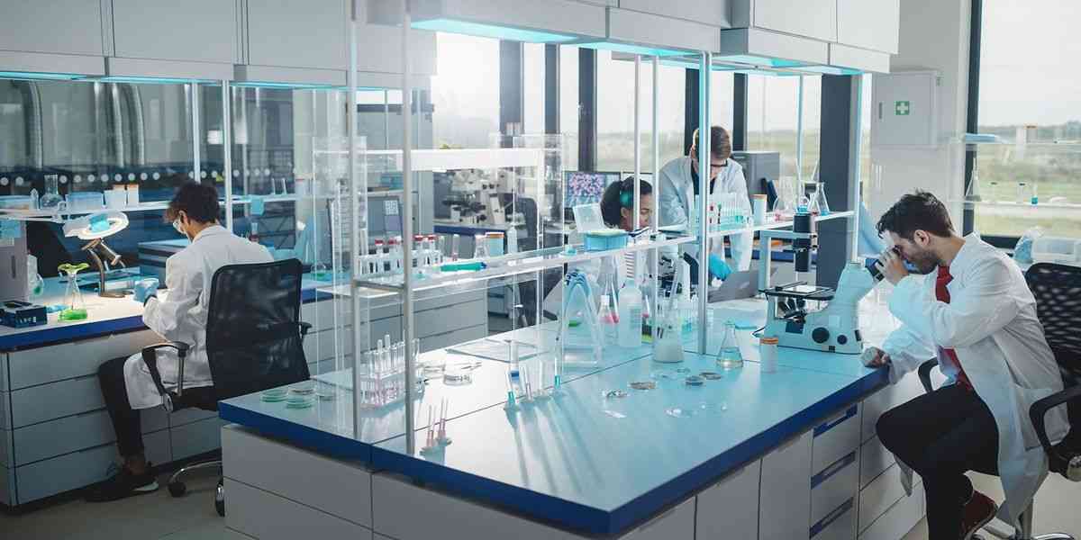 France to hand over biotech lab to UZ