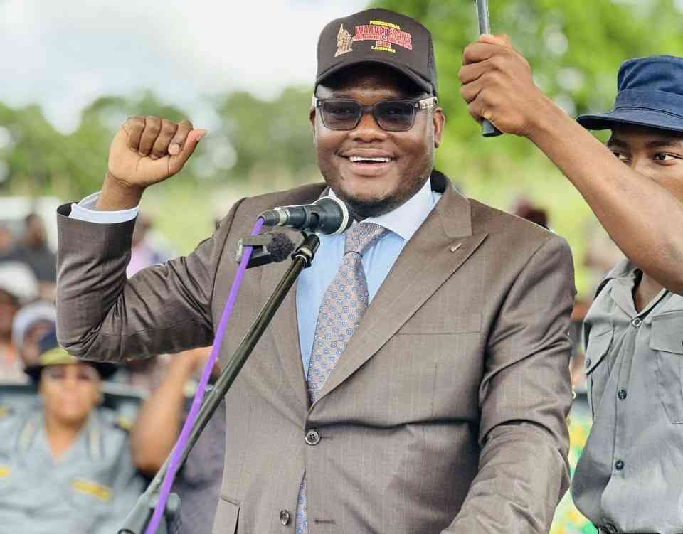 Zanu PF-affiliated informal traders begin receiving relief funds  
