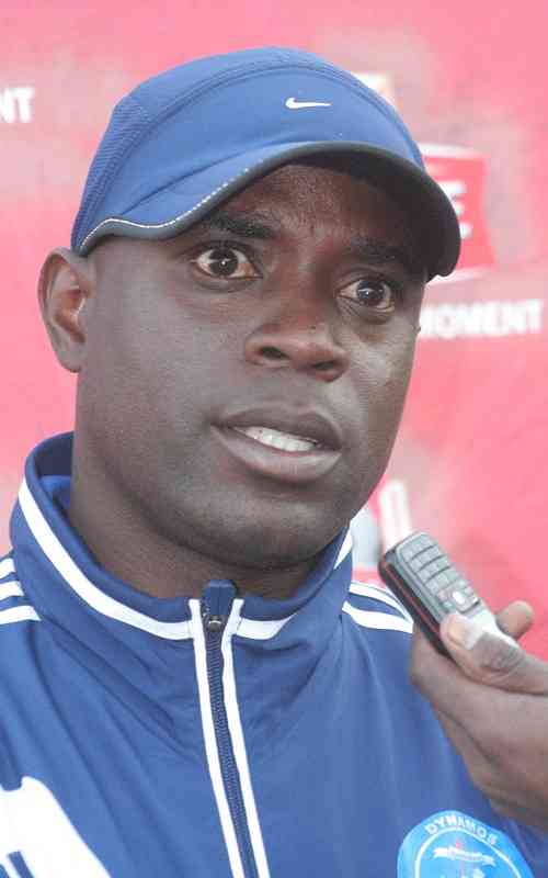 Ndiraya hails Muduwa's professional foul in Scottland win
