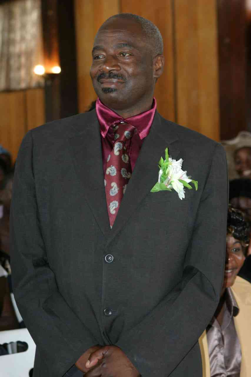 Zimbabwean singer Jimmy Makureya dies