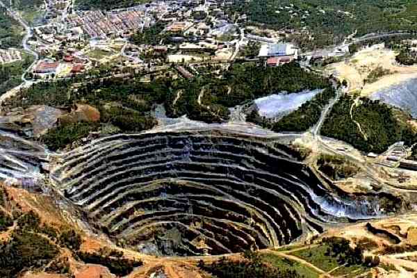 Locals monitor mines to curb corruption