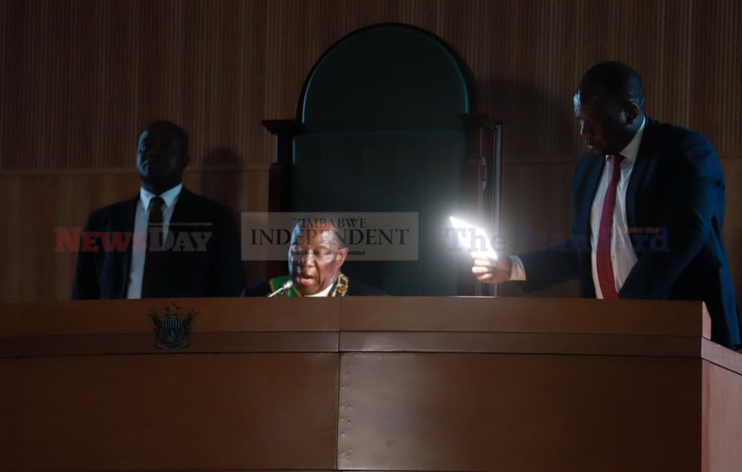 ED forced to read Sona  in darkness