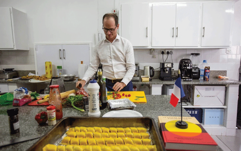 France charts new course in ties with Zimbabwe