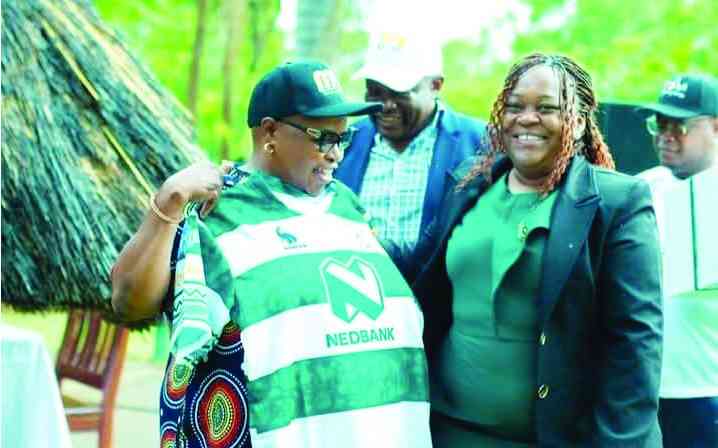 Chombo flags off cyclists in Nedbank Tour de Great Dyke