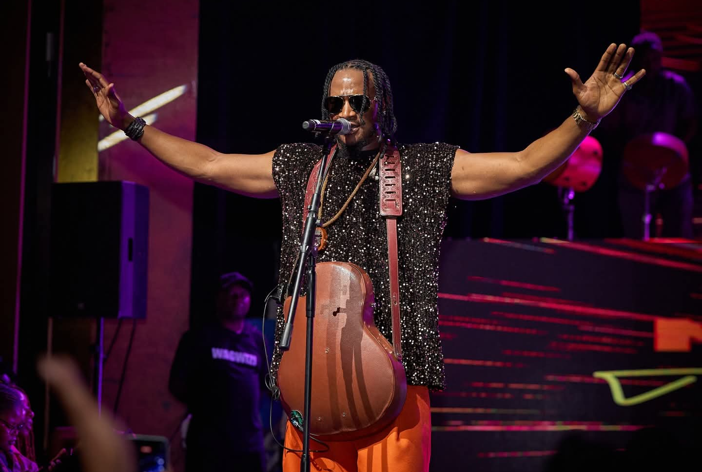 Jah Prayzah in historic Ndini Mukudzeyi World Show Shutdown