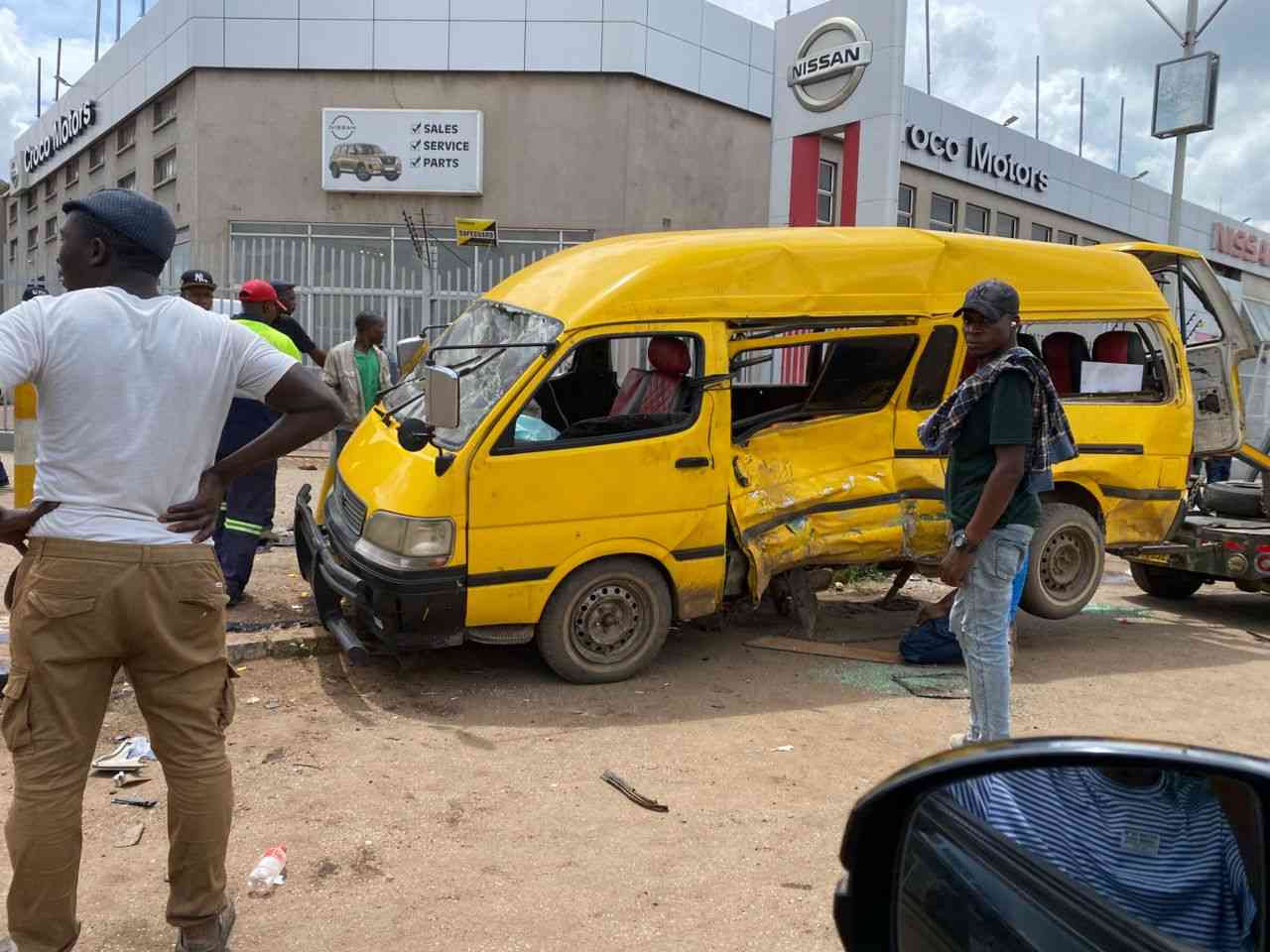 15 Injured in kombi  collision on Seke Road