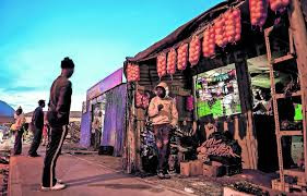 What does knowledge mean when African scholars ignore informal economies?