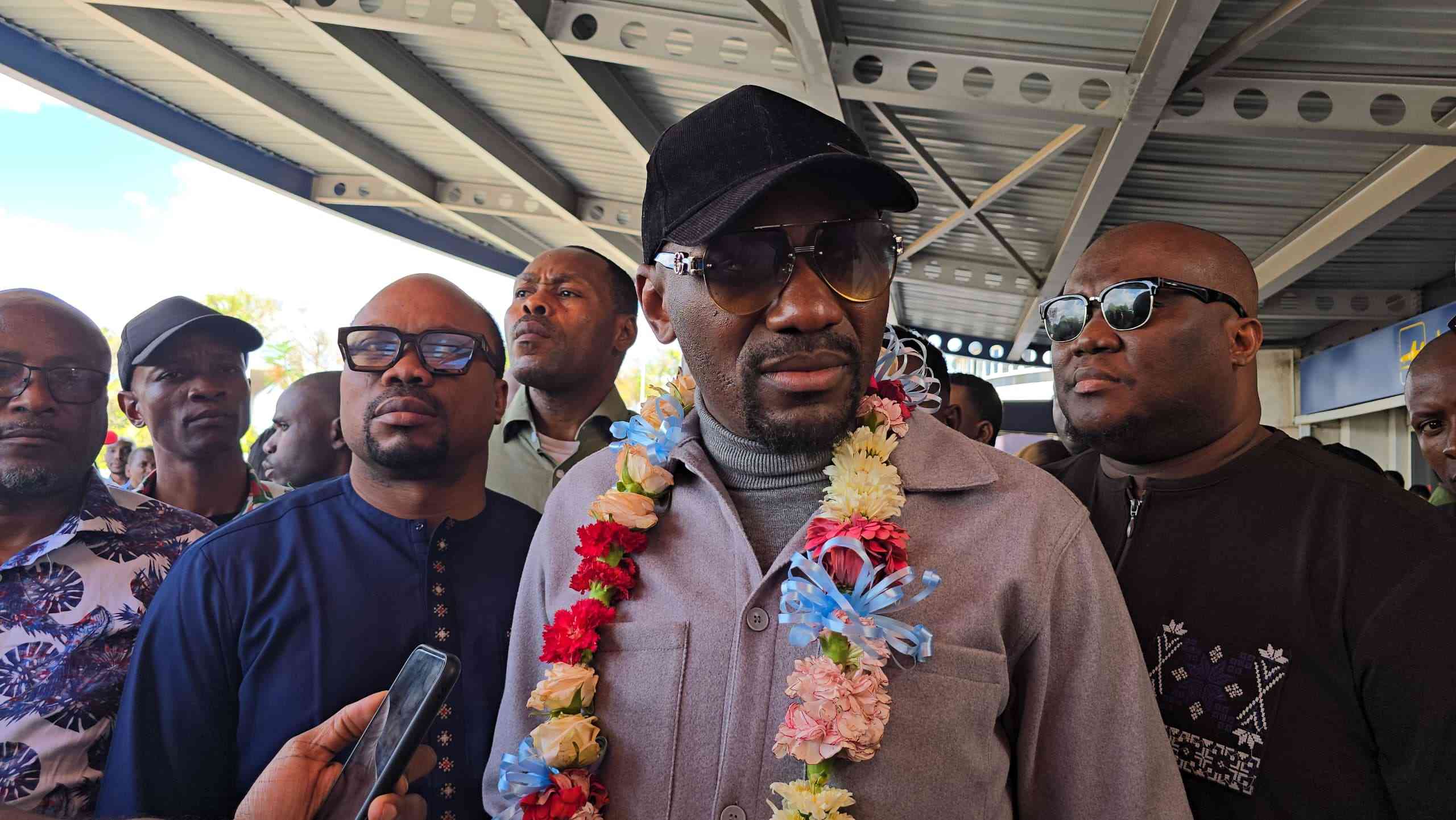 Nigerian televangelist Suleman jets in