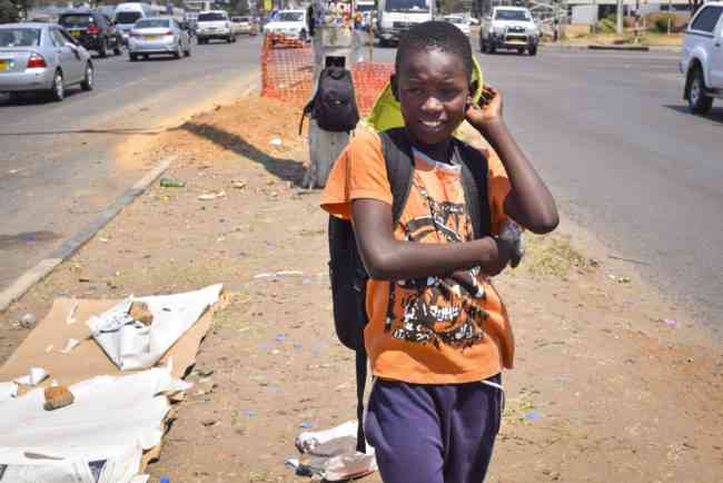 Examining the realities of Mozambican boys working in Harare's informal economy 