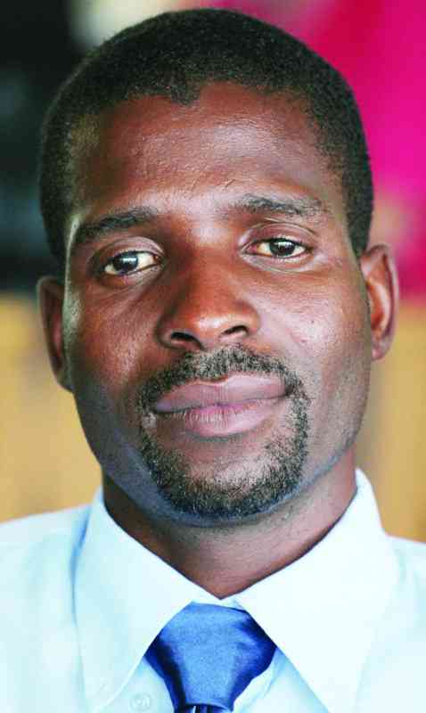 Zim on the brink of implosion