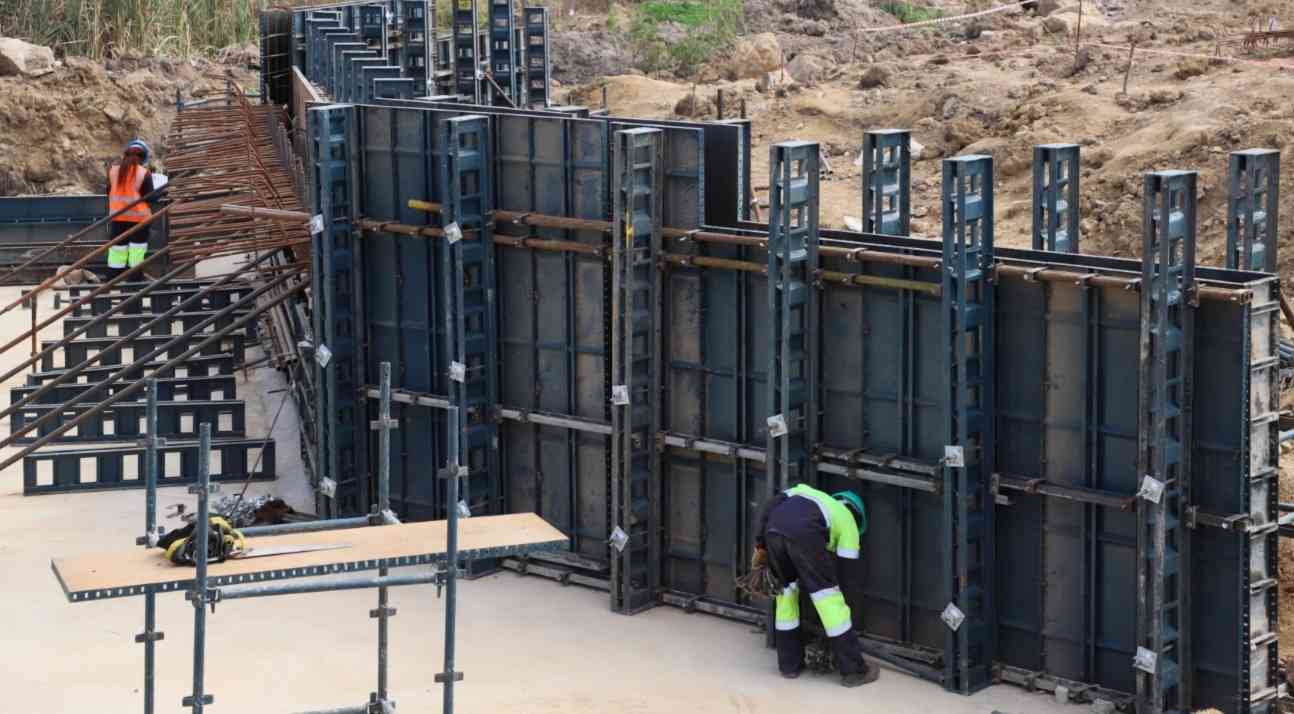 Fairfields Road over-rail bridge construction set for May start