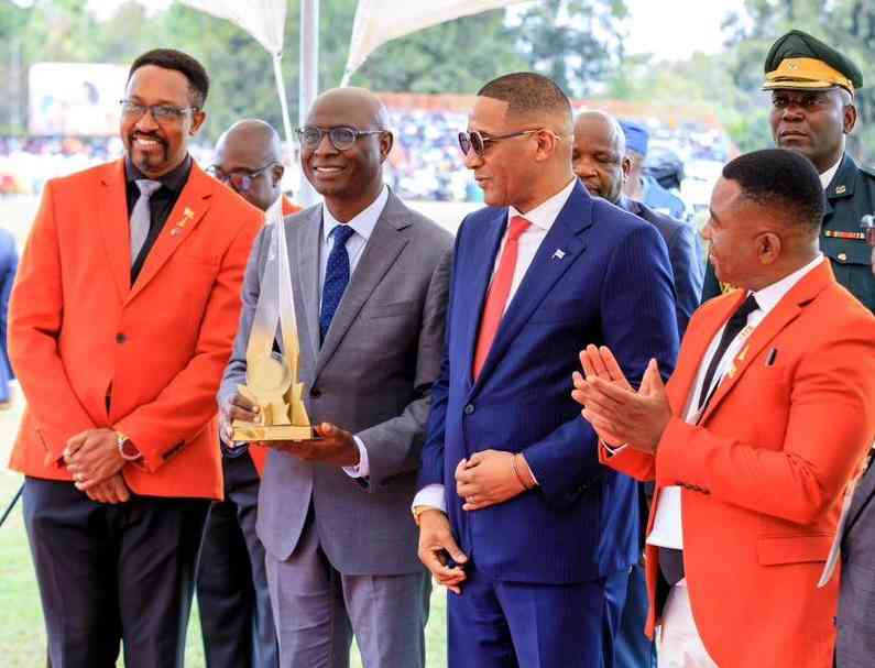 Econet retains top honour with Supreme Stand Award at ZITF 