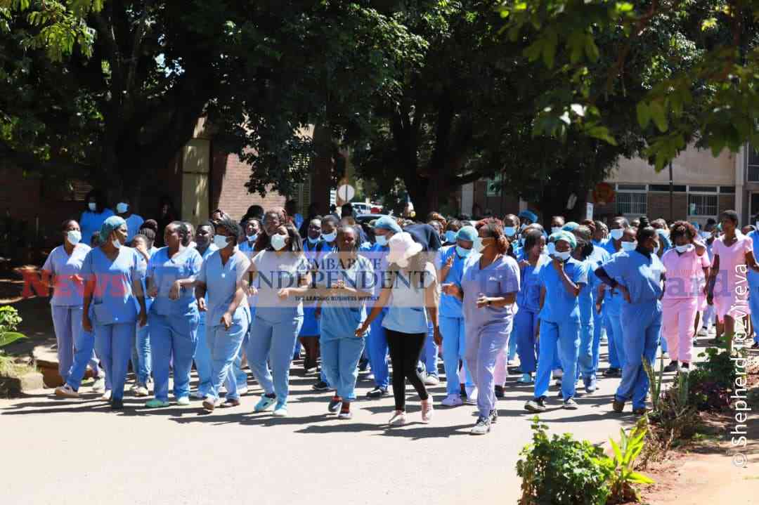 Parirenyatwa nurses protest over low pay