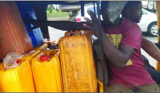 High fuel prices: Zim youths cash in on fuel smuggling