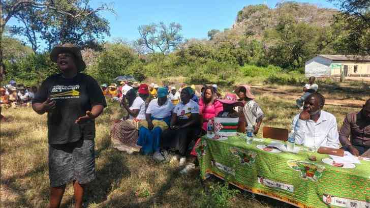 ‘CAB3 Queen’ splashes US$2000 on Insiza empowerment projects