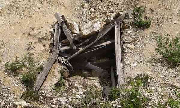 2 die in Kwekwe mineshaft collapse