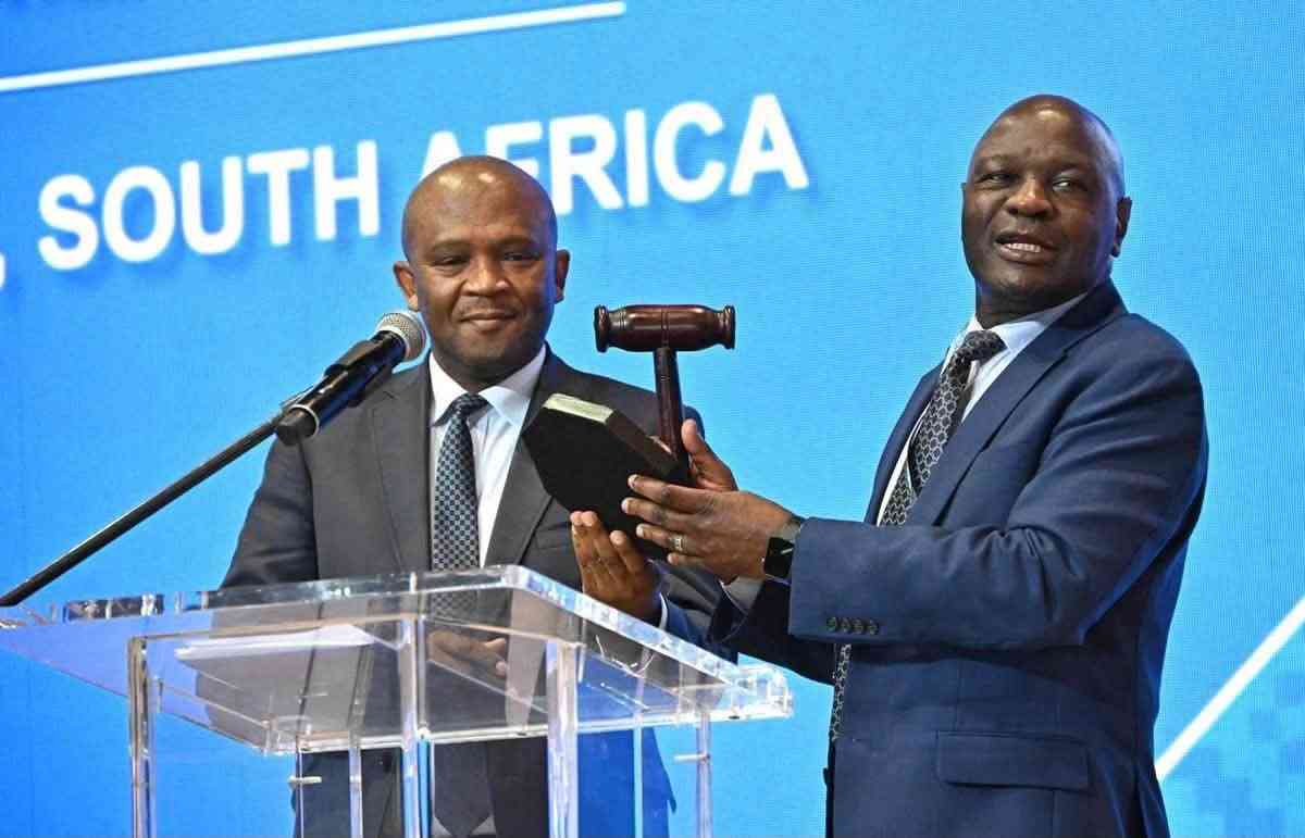 Zimbabwe hands SADC ministers chair to South Africa