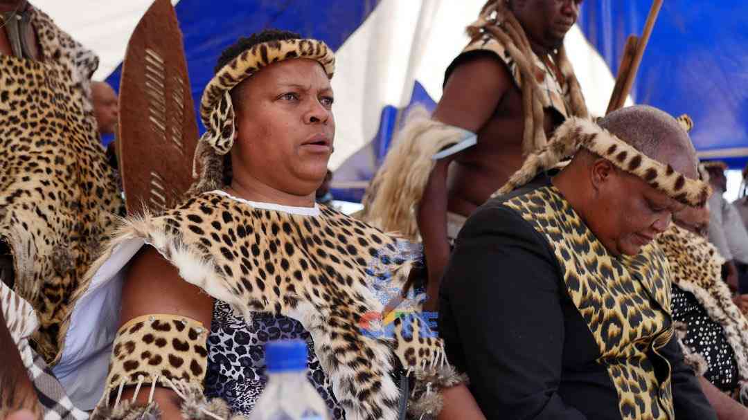 Kingship claimant  suspends State House march