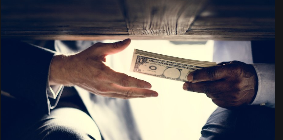 Bulawayo court official convicted of bribery