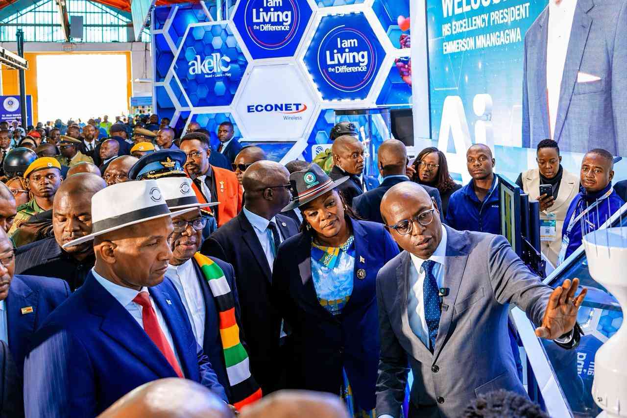 Zimbabwe, Botswana Presidents tour Econet’s stand at ZITF
