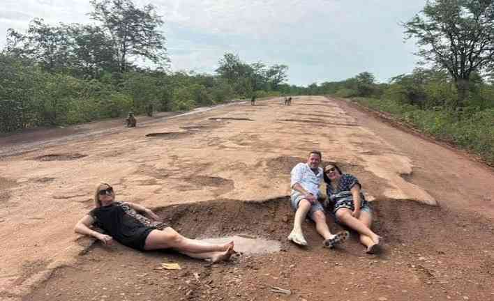 Poor Bulawayo-Victoria Falls road drive tourists to expensive option