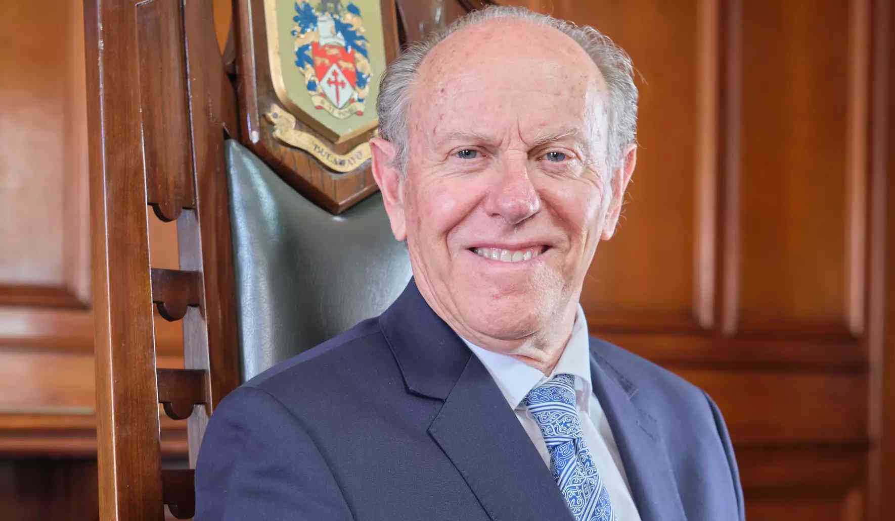 Coltart calls emergency meeting over garbage