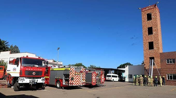 Stubborn motorists hold fire,  ambulance crews hostage