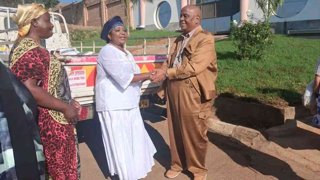 Smelly Dube honours Bishop Mutendi with birthday charity gesture