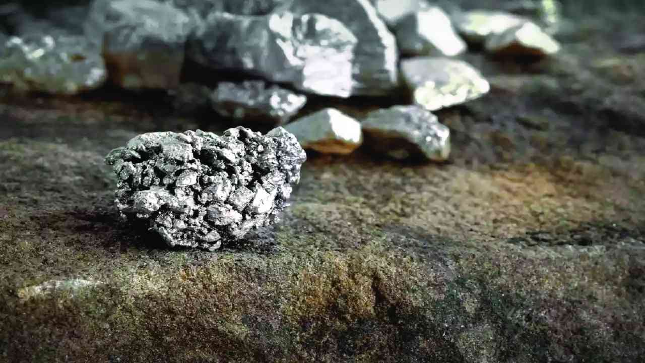 Zim platinum output to fall as inventory depletes