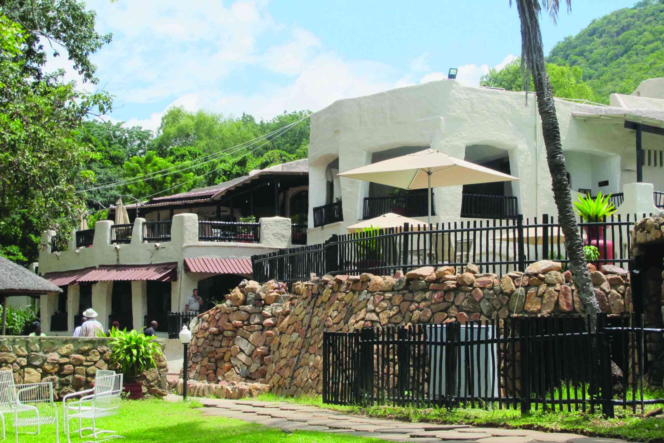 Investors flee Lake Kariba’s collapsing eastern shoreline
