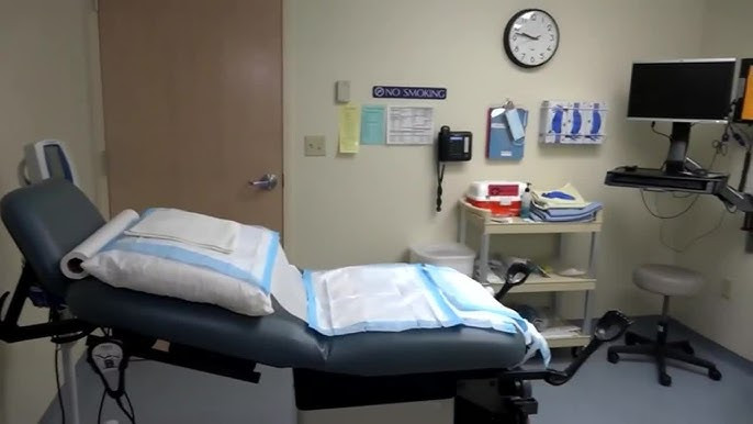 Women sues clinic after mother discharged with severe wound