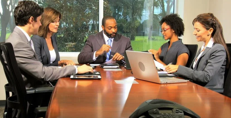 The limits of expertise on boards