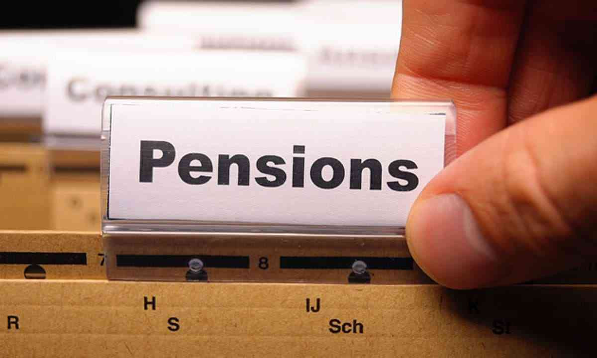 Pension funds tighten grip on equities market