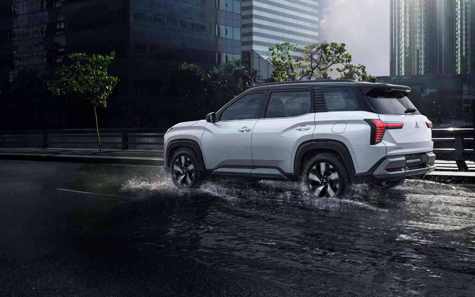 Seven-seat Mitsubishi Destinator now in Zim