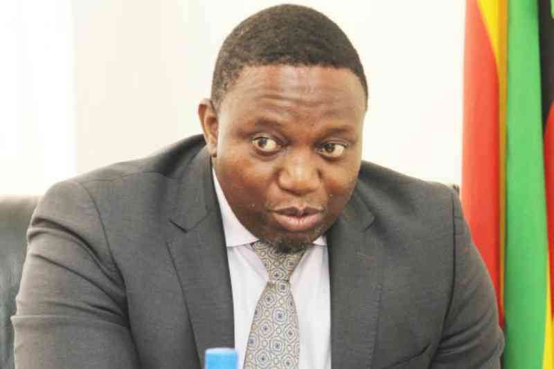 Minister drawn into forex scandal