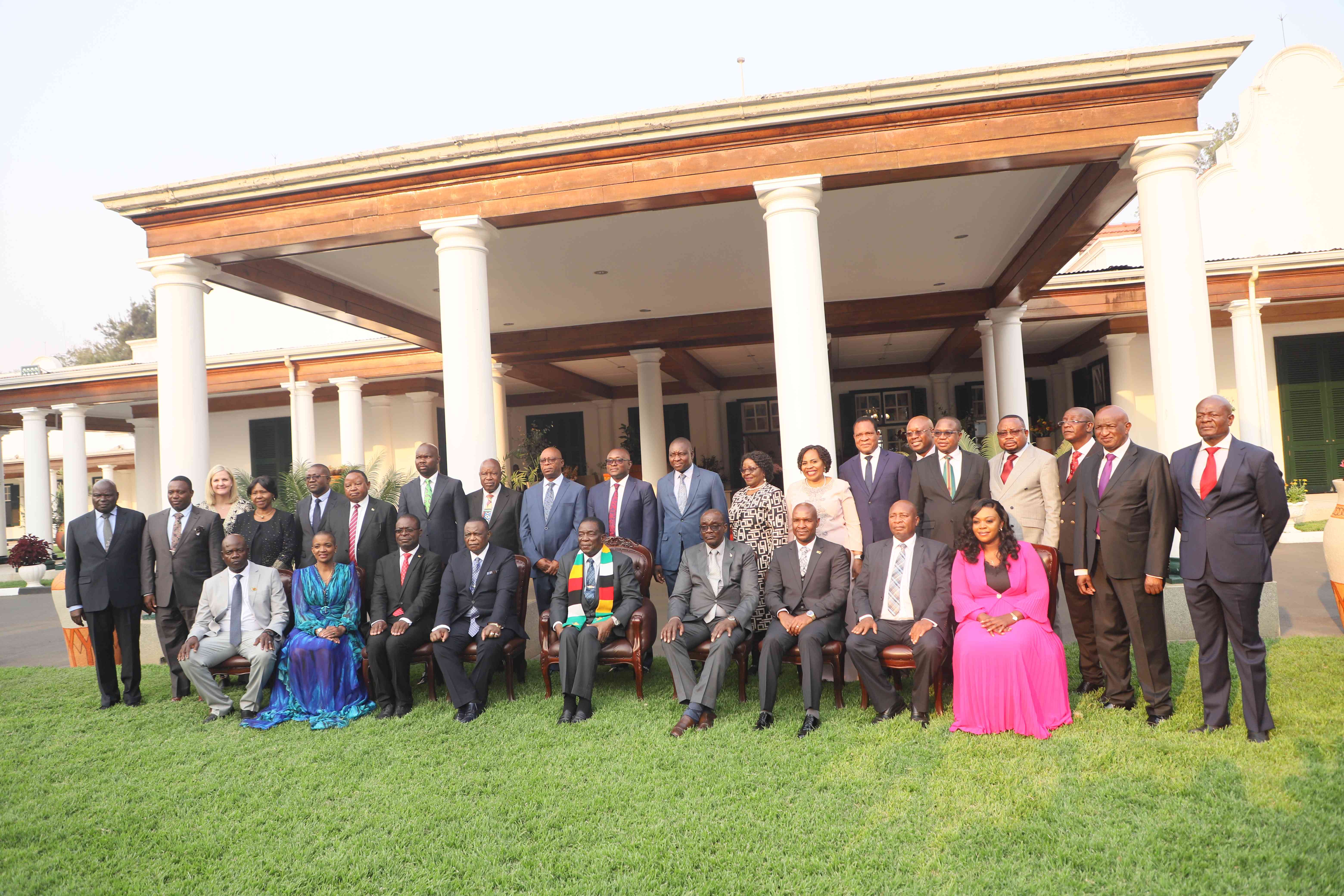 Mnangagwa’s cabinet gets thumbs down