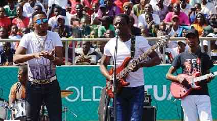 Live music triggers stronger emotions than recorded music