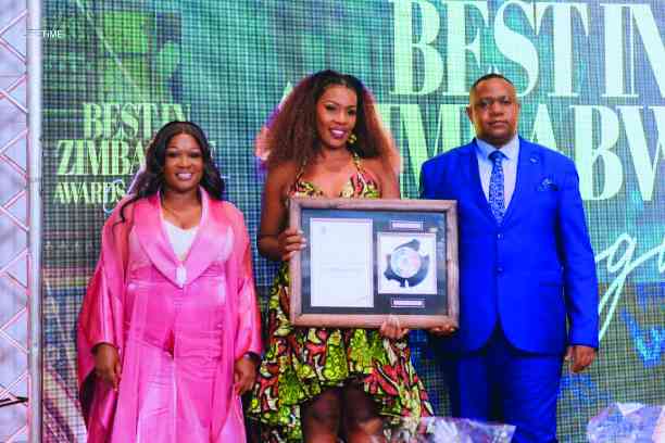 Unique Gear Fashions bags Gold award