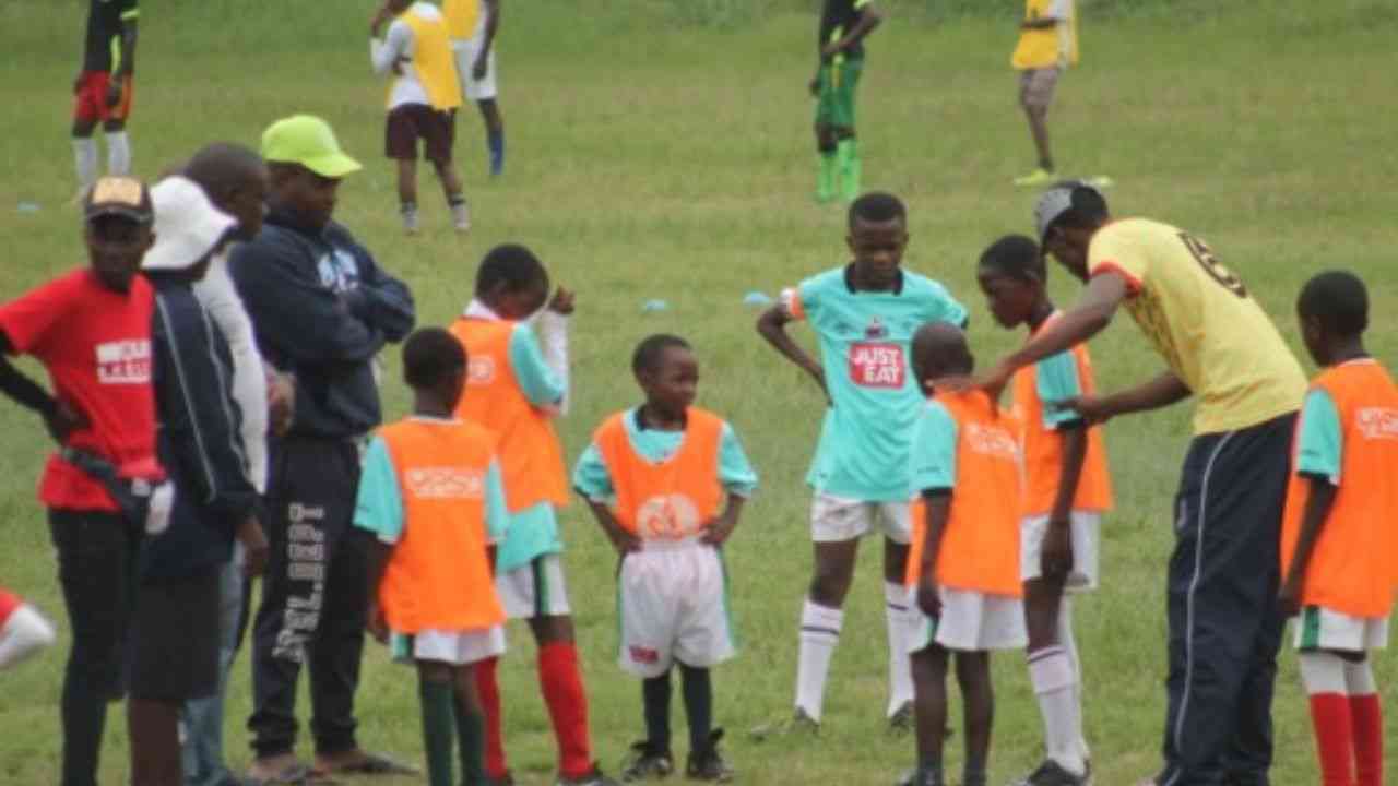 Bridging worlds through hockey: Miled de Man reflects on her Zimbabwe  experience