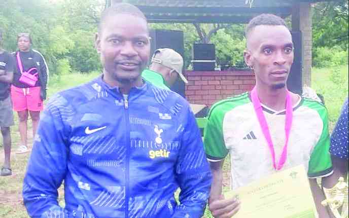 Ingezi Hurricanes Academy honours top players in style