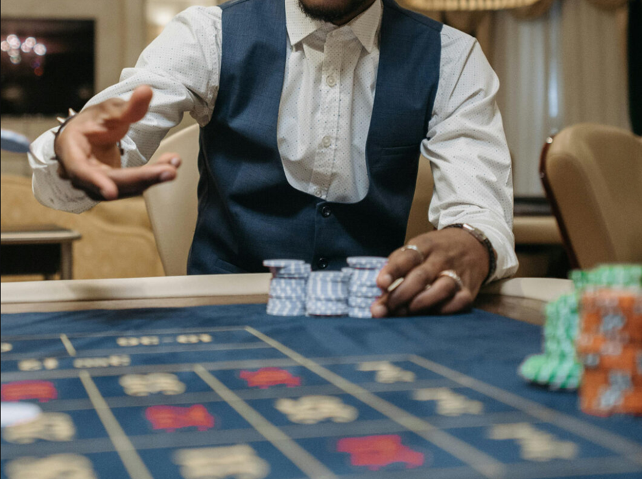 Zimbabwe steps up crackdown on illegal gambling to protect licences, revenue and public trust