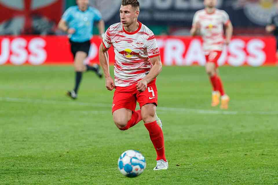‘Golden boy’ looks ready for Premier League move