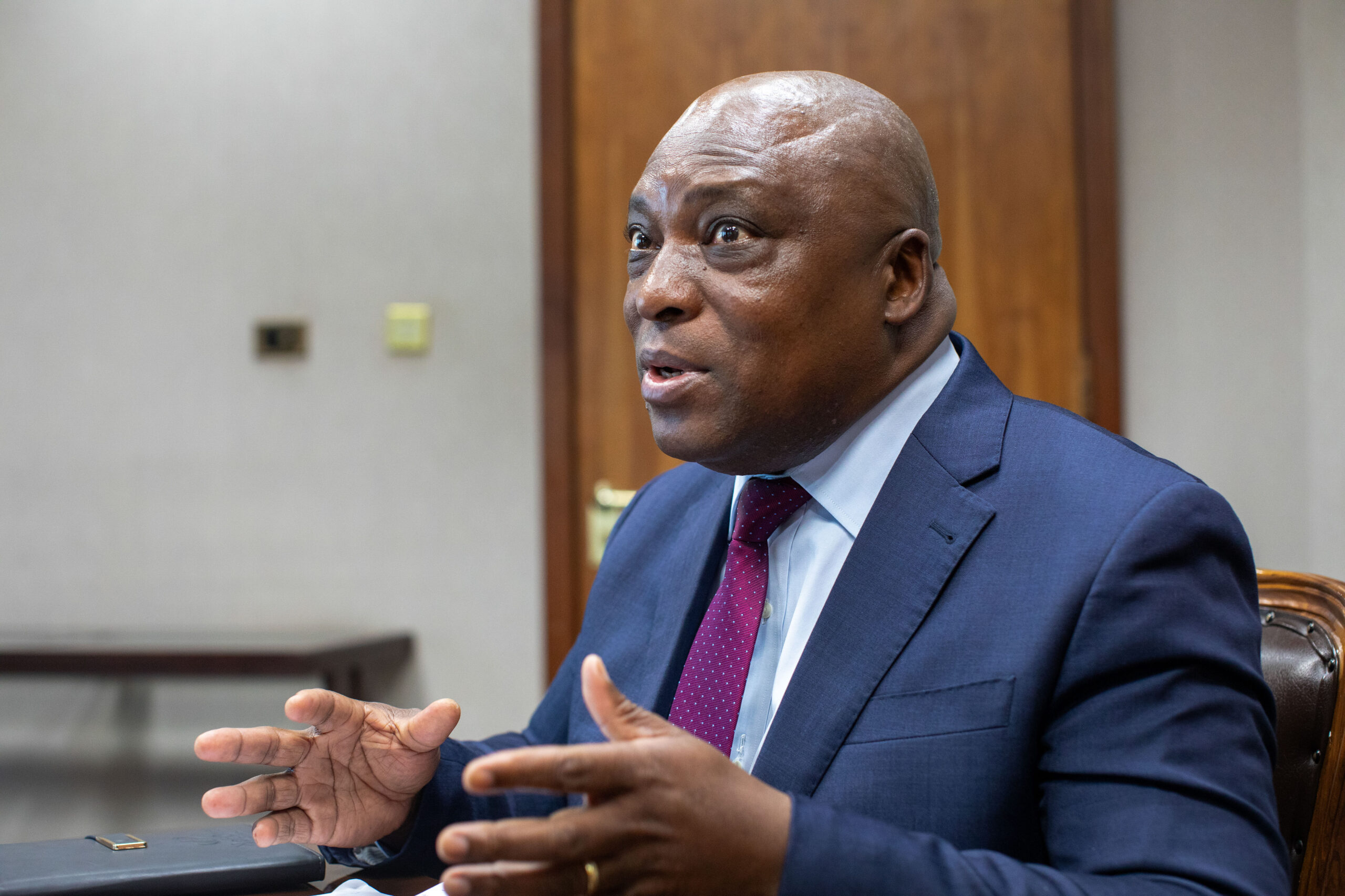Banks ignore RBZ rate cuts as profits plunge