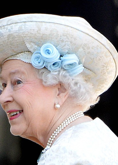 Newsflash: Queen Elizabeth II congratulates Zimbabwe on turning 34 ...